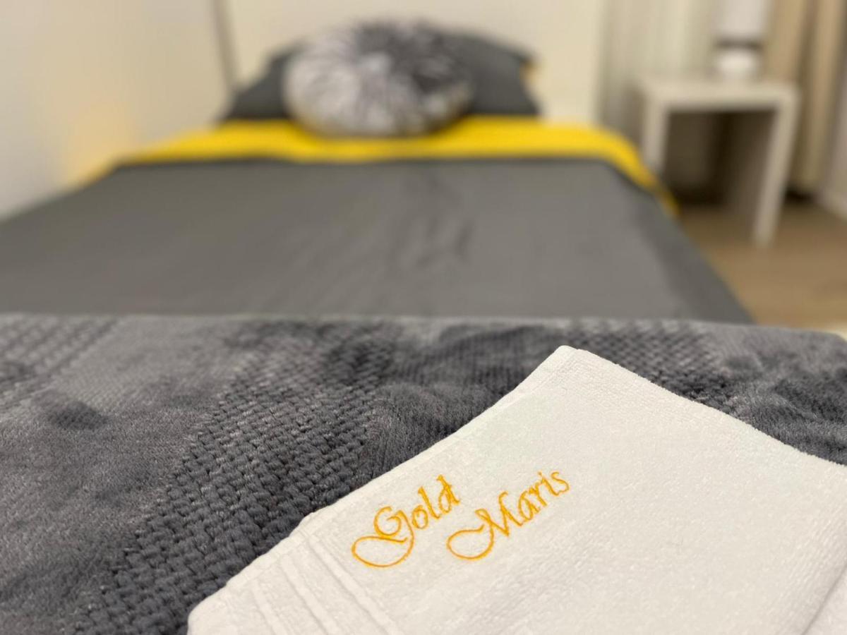Apartman Gold Maris Apartment คาร์โลวัตส์ ภายนอก รูปภาพ